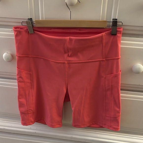Athleta Transcend 7" Short in Coral Petal - Picture 3 of 5